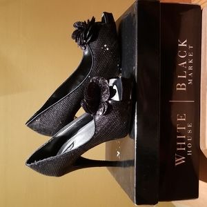 White House Black Market sequin pumps new size 9